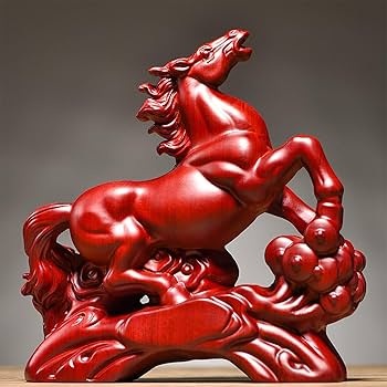 馬の置物　木箱と敷布付き　Ｂ b588091e2d740d654bab052e81c629